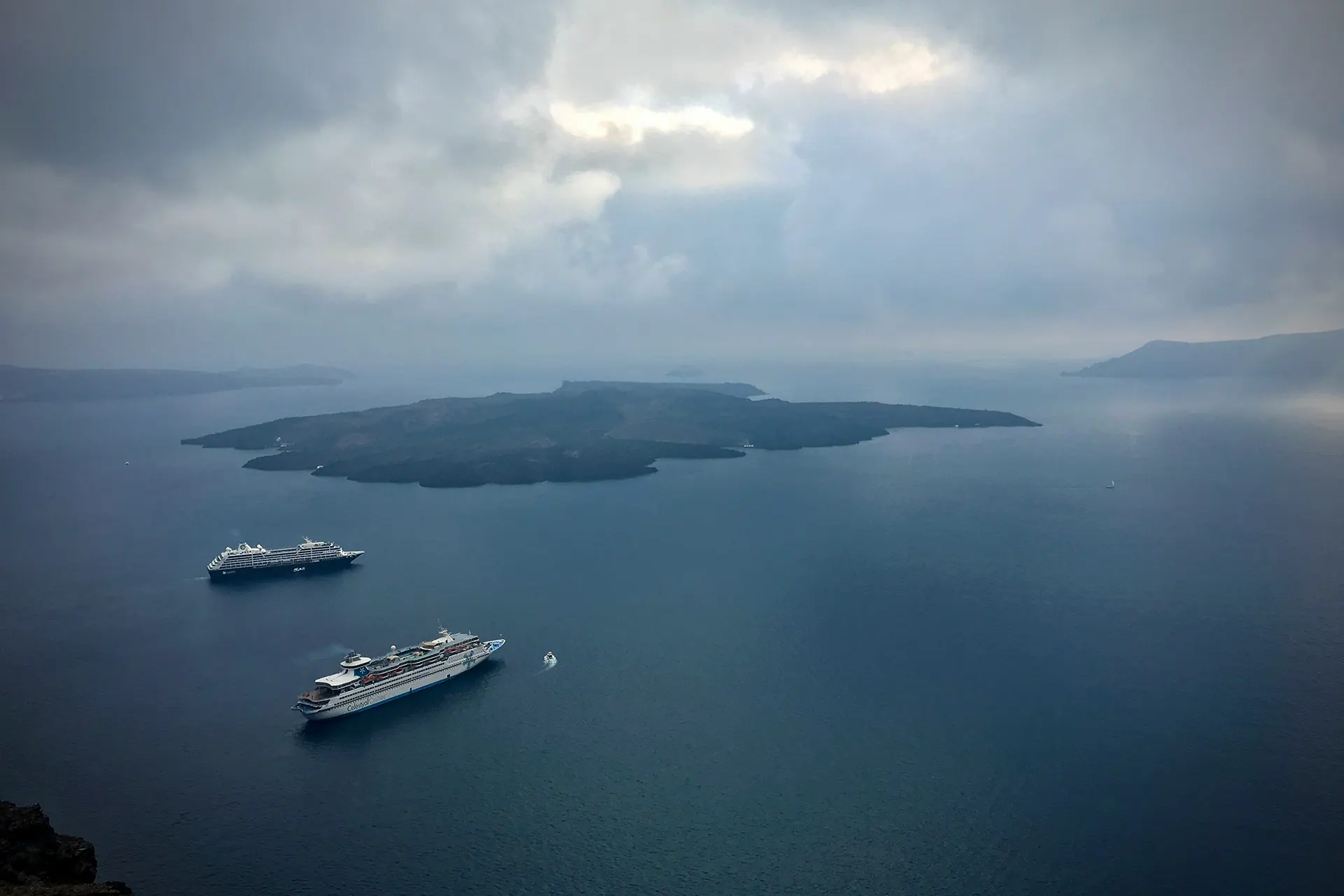 Best Time to Visit Santorini